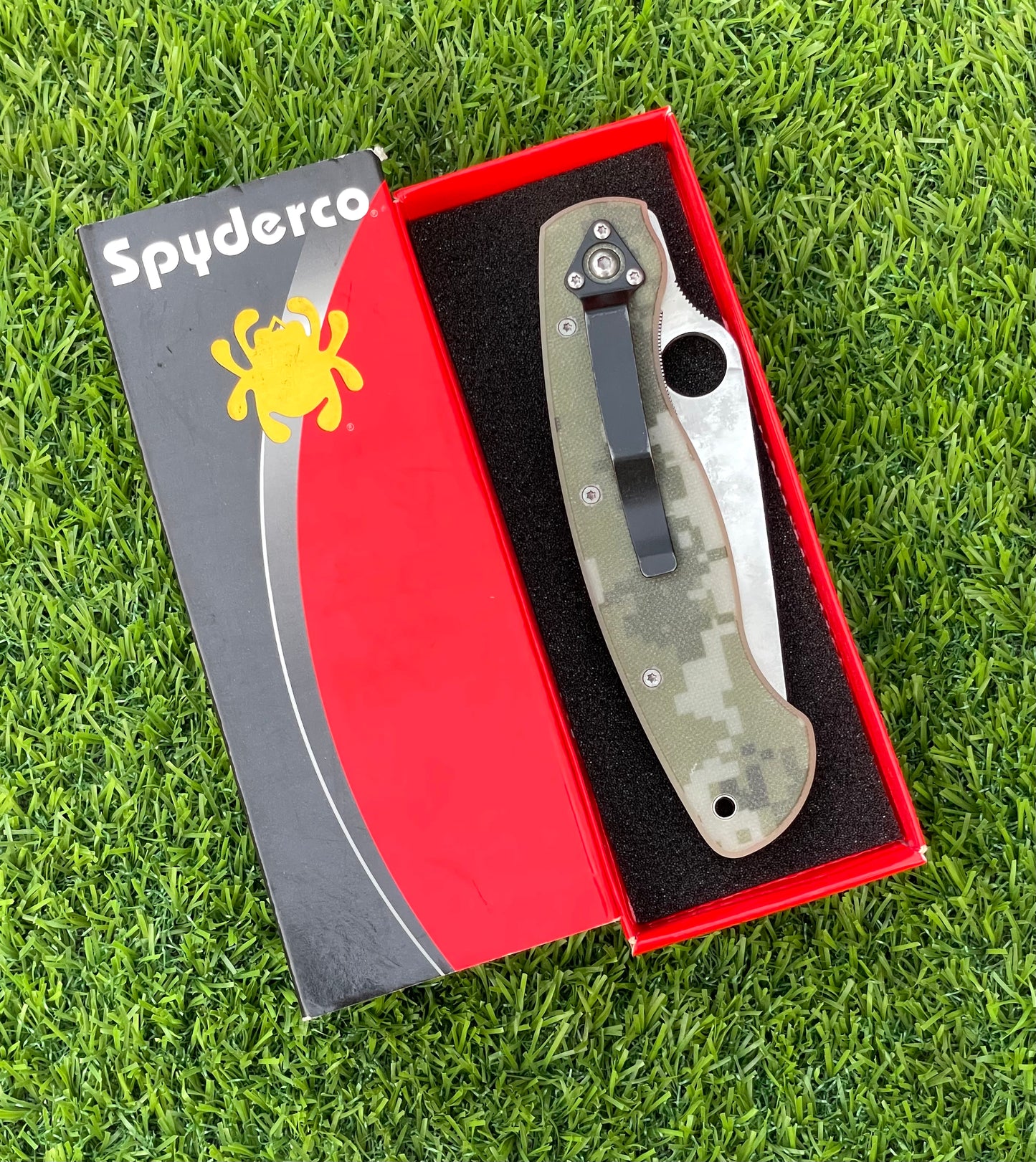 Spyderco lightweight utility pocket knife
