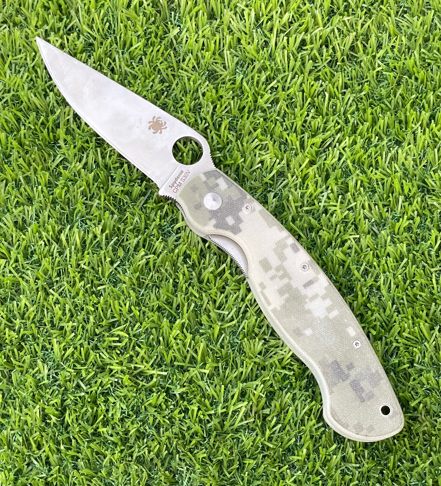 Spyderco lightweight utility pocket knife