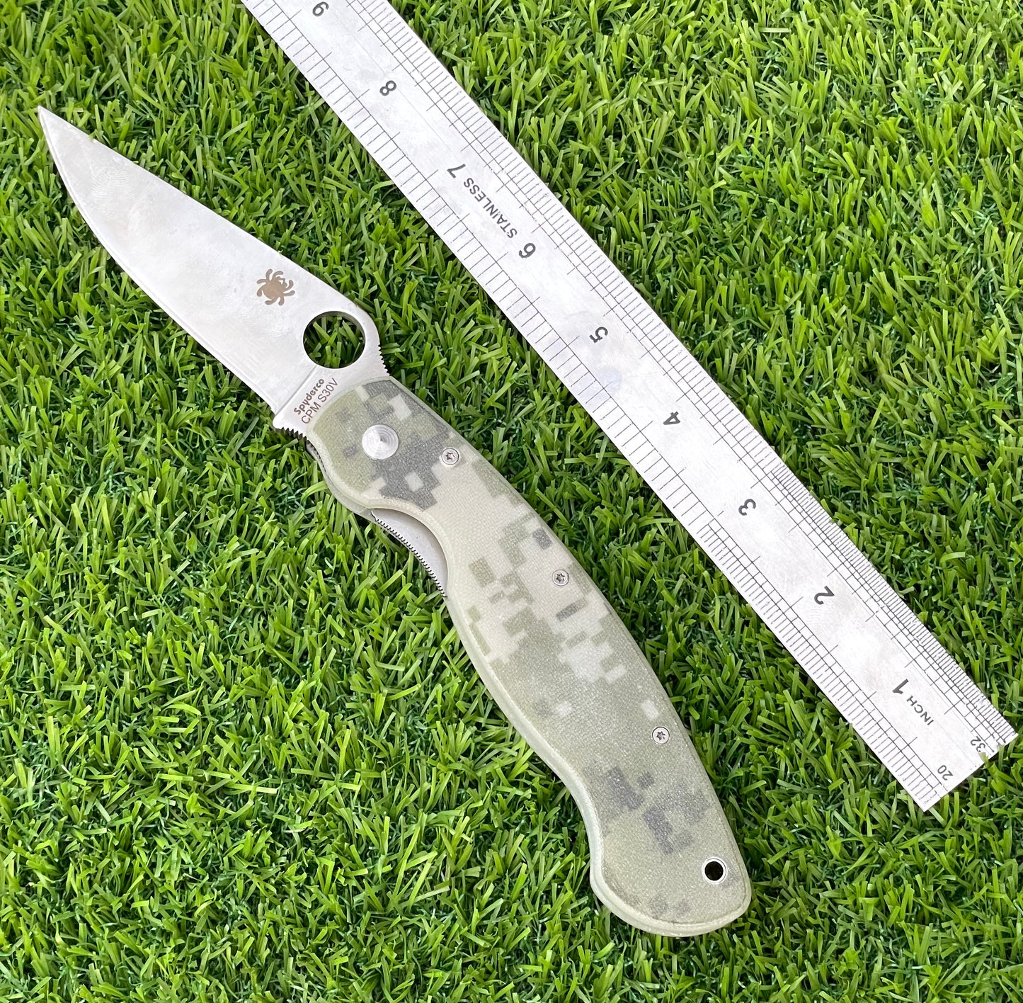 Spyderco lightweight utility pocket knife